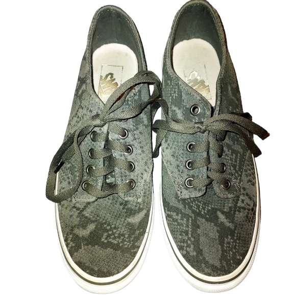 VANS Women's Gray Snakeskin Pattern Sneakers Size 8.5 - Picture 2 of 7